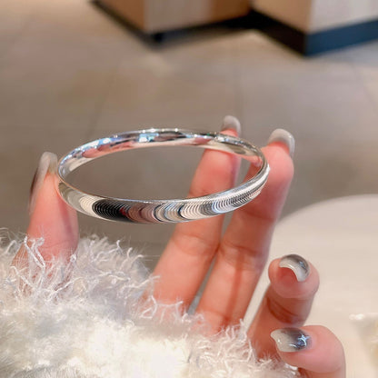 ✨🌙 Captivez tous les regards – Le bracelet en pierre œil-de-chat poli 🌙✨