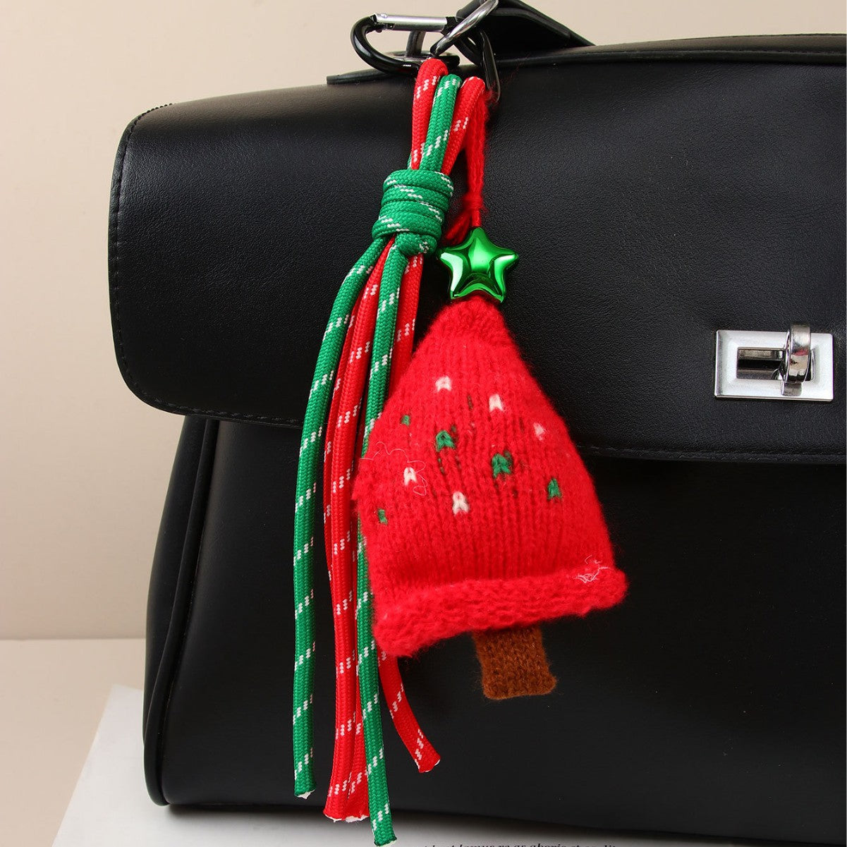 Pendentifs bonnets de Noël tricotés à la main pour clés et sacs❤️🎅